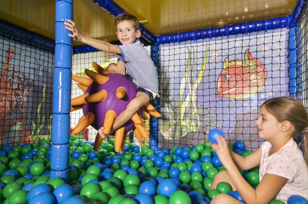 H2O Hotel-Therme-Resort, Fur Familien Mit Kindern Bad Waltersdorf Eksteriør bilde